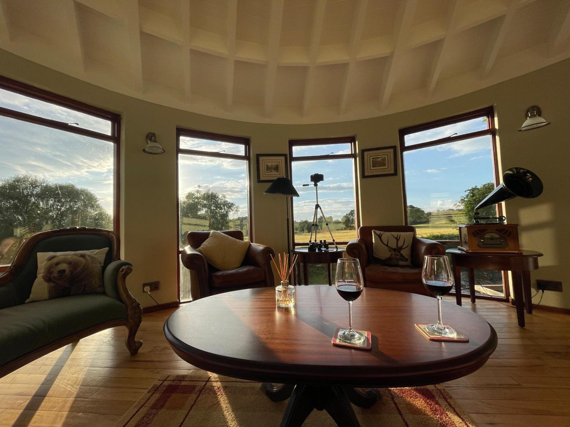 Luxury Accommodation In County Antrim With Riverside Hot Tub Kells Luaran gambar