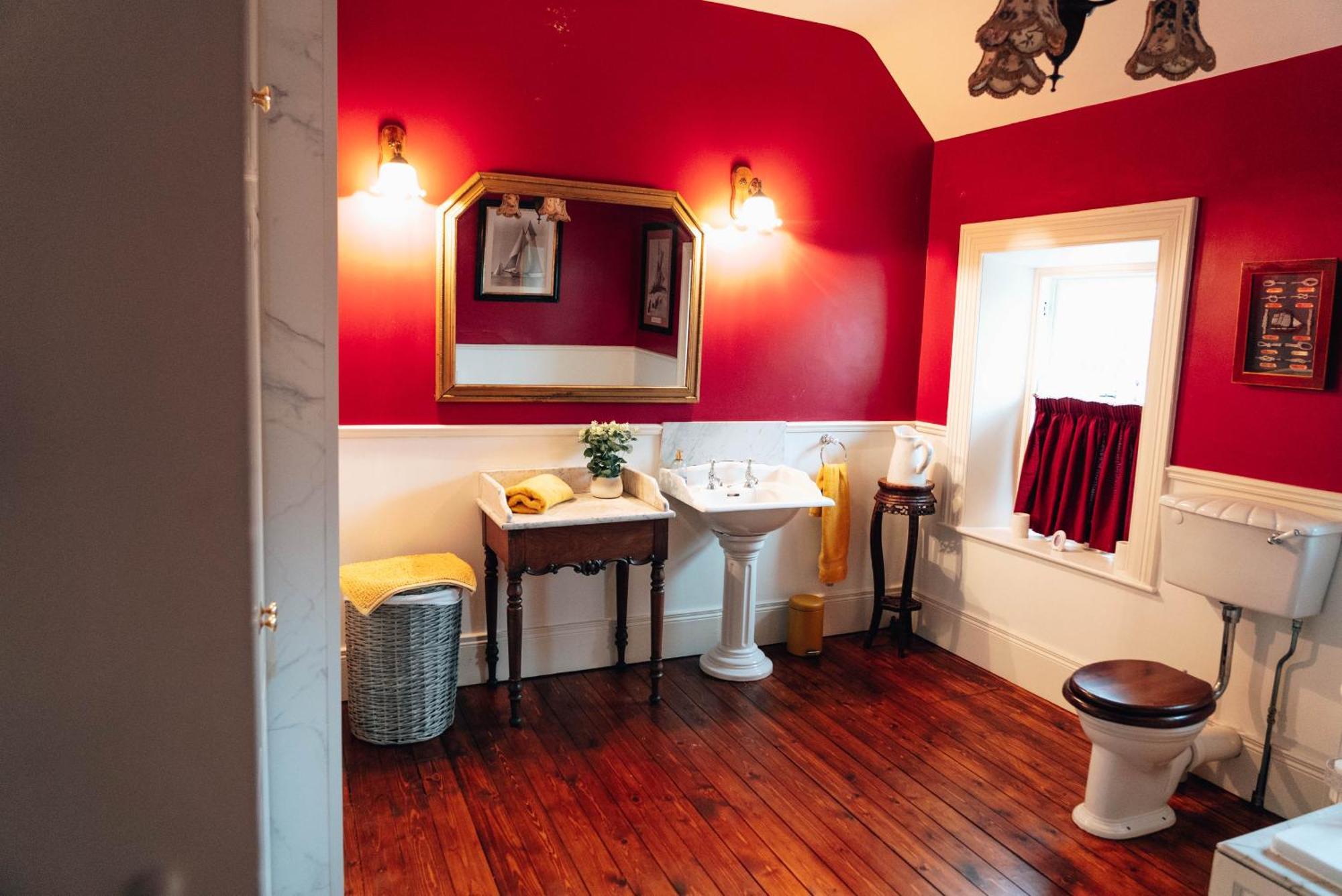 Luxury Accommodation In County Antrim With Riverside Hot Tub Kells Luaran gambar